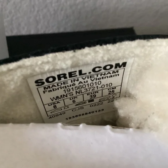 SOREL Emelie Genuine Shearling Short Lace-Up Boot (Women), size 8 - Picture 9 of 9